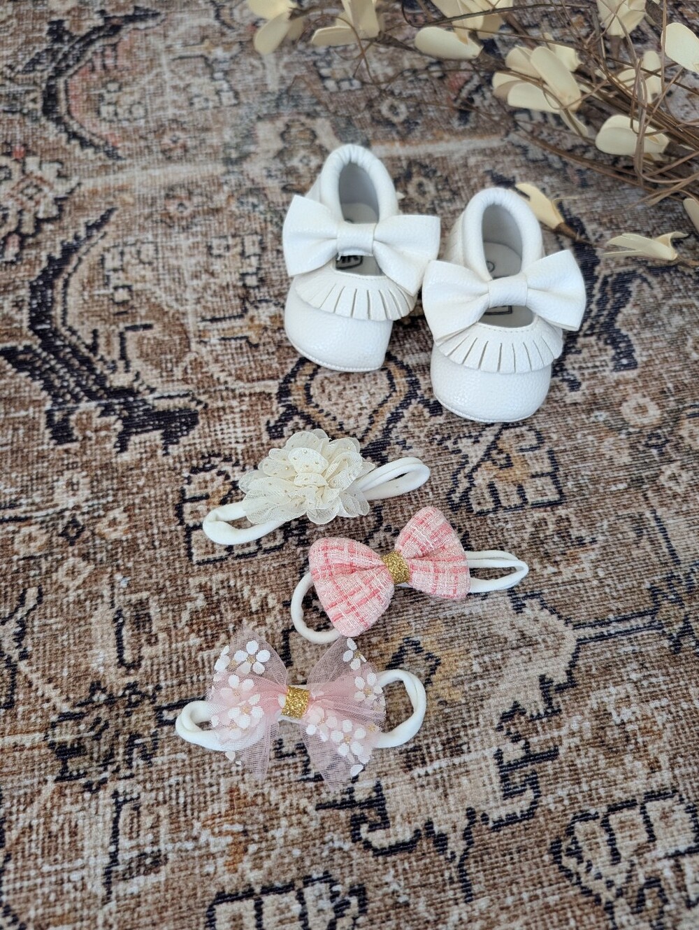 Baby girl headband bow set with baby shoes bundle sz 1